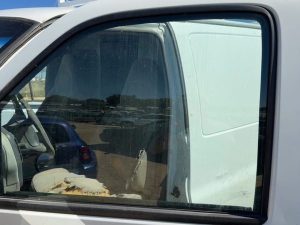 1996-2024 Chevy Express 2500 Driver Left Front Side Window Door Glass Oem — photo 1