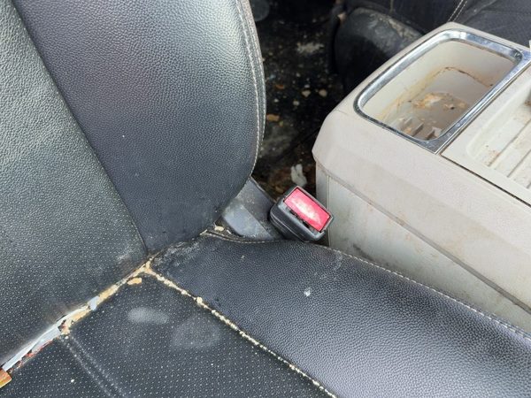 08-16 Town & Country Passenger Right Front Seat Belt Buckle Receiver Black Alx1 — photo 2