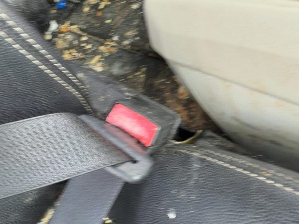 08-16 Town & Country Passenger Right Front Seat Belt Buckle Receiver Black Alx1 — photo 4