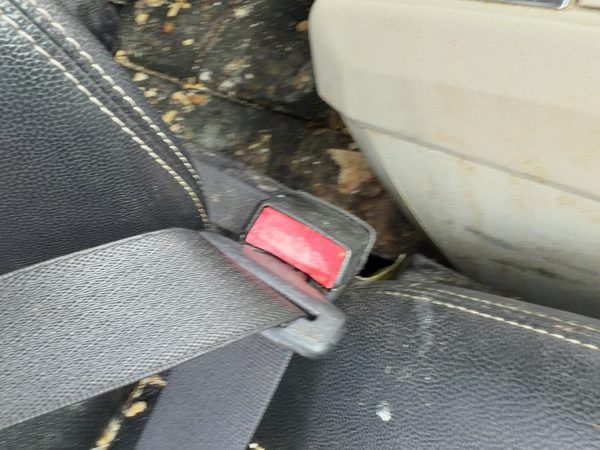 08-16 Town & Country Passenger Right Front Seat Belt Buckle Receiver Black Alx1 — photo 3