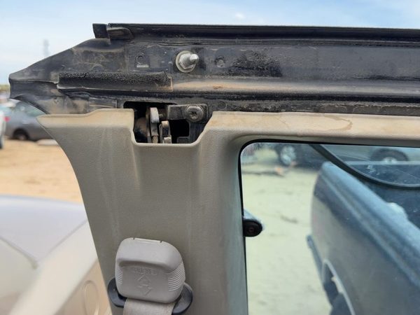 96-99 Silverado 1500 Passenger Right Rear Door Latch With Rods/Cables Oem Back — photo 1