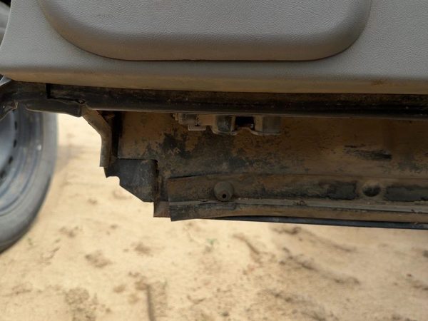 96-99 Silverado 1500 Passenger Right Rear Door Latch With Rods/Cables Oem Back — photo 3