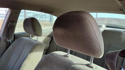2005-2006 Nissan Altima Pair Of Front Headrests Oem Left Right Set Seat