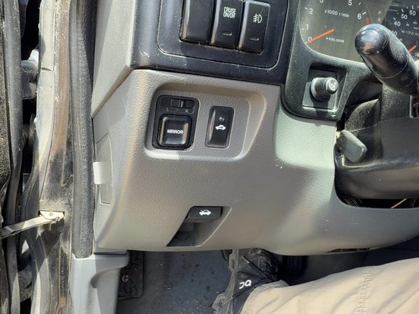 1998-2002 Isuzu Rodeo Lower Dash Under Column Knee Bolster Trim Panel Oem — photo 3