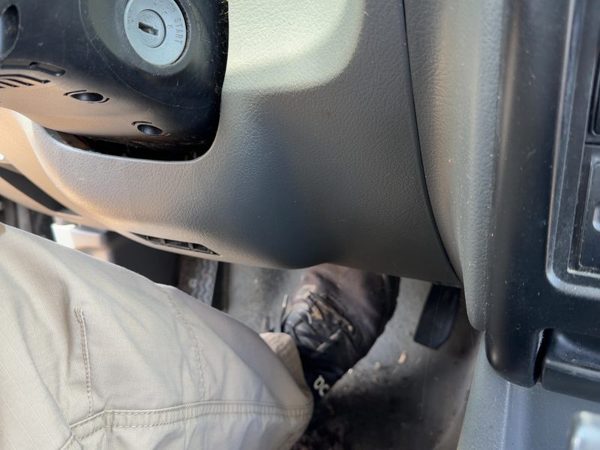 1998-2002 Isuzu Rodeo Lower Dash Under Column Knee Bolster Trim Panel Oem — photo 1