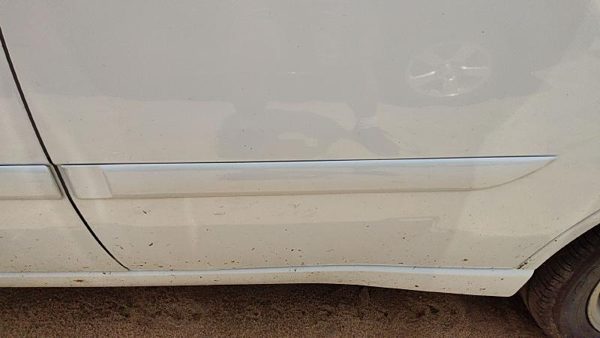 00-07 Focus Station Wagon Driver Left Rear Moulding From Door Back Trim Strip — photo 4
