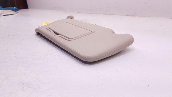 2004 Cadillac Srx Driver Sun Visor Without Illumination 25756069 — photo 7
