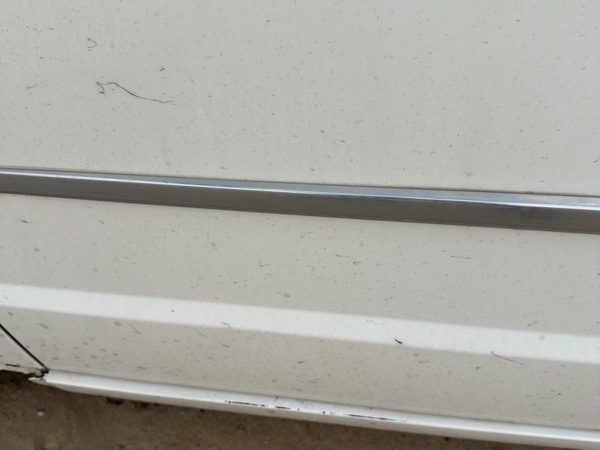 10-16 Town & Country Driver Left Front Moulding From Door Oem Trim Strip — photo 6