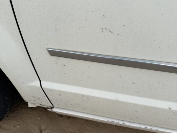 10-16 Town & Country Driver Left Front Moulding From Door Oem Trim Strip — photo 4