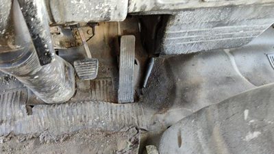95-98 Isuzu Npr Gas And Brake Pedal Assembly Automatic Transmission