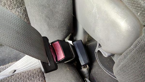 01-04 F350 Powerstroke Passenger Right Front Seat Belt Buckle Receiver Oem Gray — photo 3