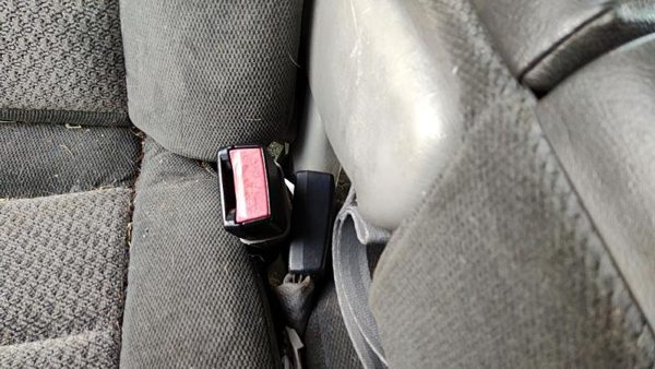 01-04 F350 Powerstroke Passenger Right Front Seat Belt Buckle Receiver Oem Gray — photo 2