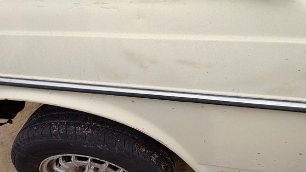 1979-1985 Mercedes 300Td Driver Left Moulding From Fender Oem Trim Strip White — photo 3