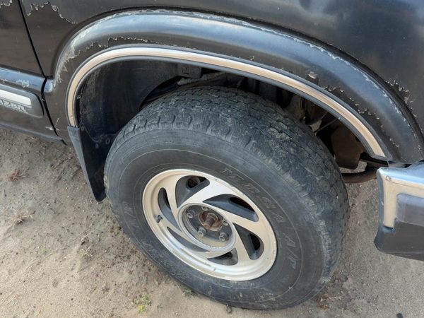 1998-2001 Chevy S10 Blazer Passenger Right Rear Wheel Flare Moulding Oem Back — photo 1