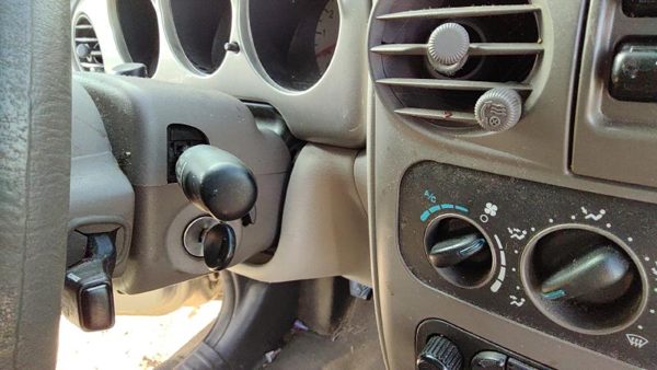 2002 Chrysler PT Cruiser Steering Column Key — photo 4