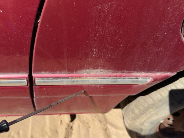 1996 Chrysler Town and Country Driver Left Quarter Molding Candy Apple Red PH2 — photo 2