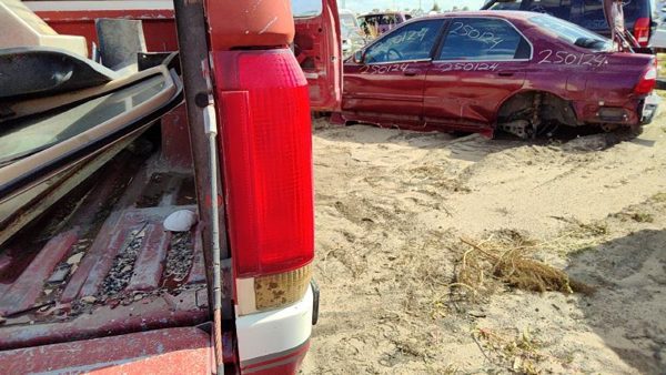 1988 Ford F150 Tail Light Assembly RH — photo 3
