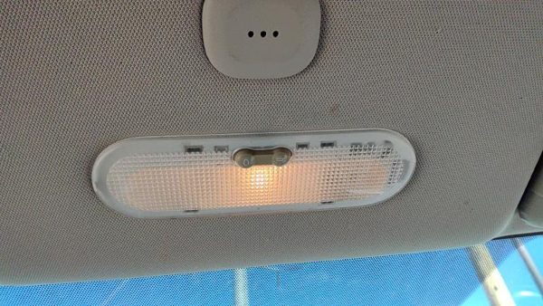 2015 Nissan Versa Note Center Overhead Console Oem Dome Light Map Lamp — photo 3