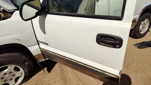 1999 Chevy Silverado 1500 Front Door LH White 50U — photo 3