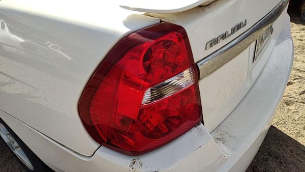 2004-2008 Chevy New Style Malibu Driver Left Tail Light Brake Lamp Oem Rear — photo 1