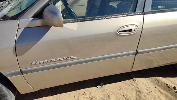 2001 Chevrolet Impala Front Door LH Gold 49U — photo 3