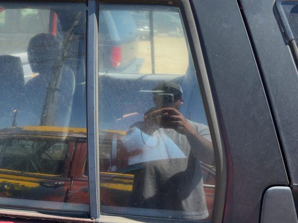 90-95 Nissan Pathfinder Driver Left Rear Vent Window Back Door Glass with Frame — photo 3