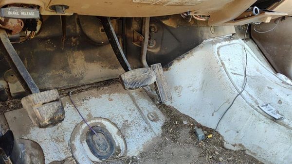 1987-1991 Ford F150 Gas And Brake Pedal Assembly Automatic Transmission — photo 3