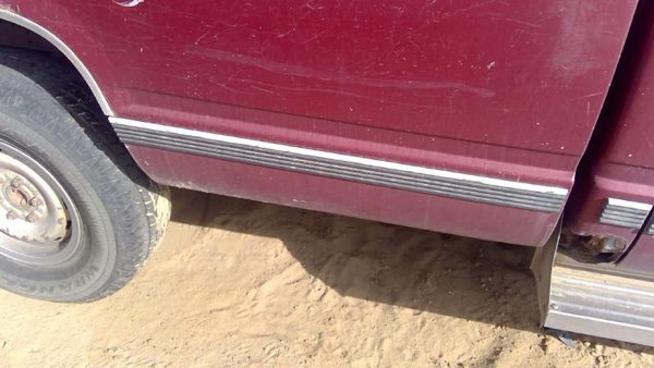 88-00 Gmc Sierra 2500 Passenger Right Rear Moulding On Quarter Panel Front Box — photo 3