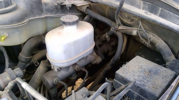 2005-2010 F350 Super Duty Power Brake Booster With Master Cylinder Pair Set Oem — photo 2