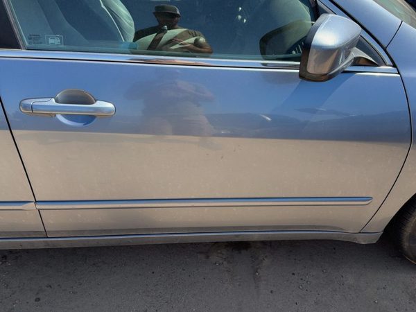 2007 Honda Accord Front Door RH Cool Blue B542M — photo 2