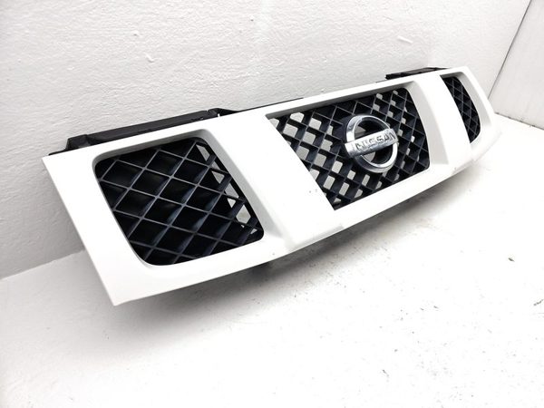 2004-2007 Nissan Titan Front Grille Assembly Oem Q10 White 623107S300 — photo 5