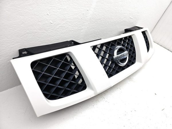 2004-2007 Nissan Titan Front Grille Assembly Oem Q10 White 623107S300 — photo 8
