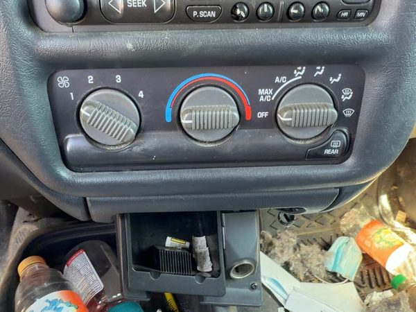 2001 Chevy S10 Blazer Temperature Control Module Heater AC Head Unit 15098966 — photo 3