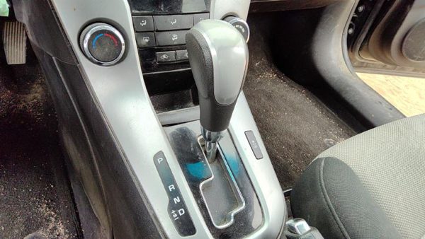 2011 Floor Shifter Lever Assembly OEM Shift Unit Automatic Transmission Black — photo 1