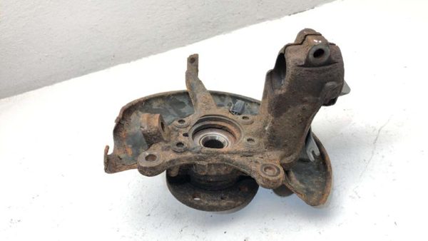 2005-14 Vw Jetta Driver Left Front Spindle Steering Knuckle With Wheel Hub — photo 5