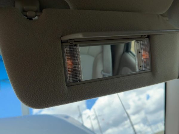 2000-2003 Chevy Suburban Passenger Right Sun Visor Oem Tan 52I 15750537 — photo 3