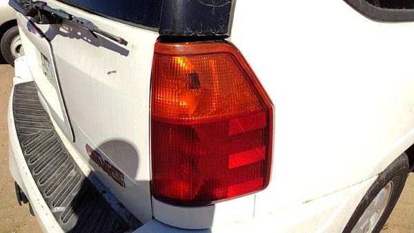 2002-2009 Gmc Envoy Passenger Right Tail Light Brake Lamp Oem Rear 15131577 — photo 1