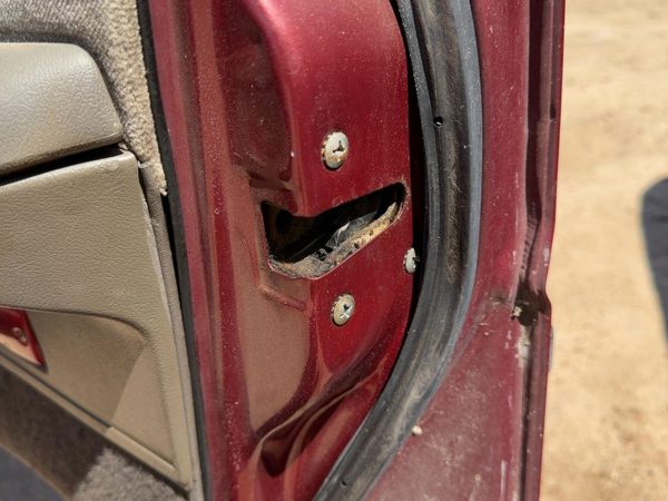 87 Maxima Passenger Right Front Door Latch With Rods/Cables Oem 4Dr Sedan 4 Door — photo 1