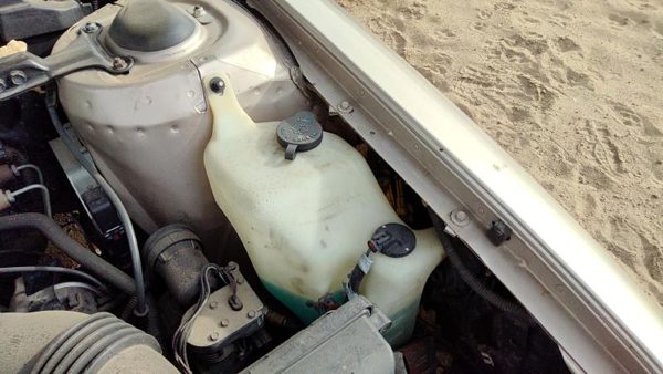 1994 Buick Park Ave Windshield Washer Fluid Reservoir With Pump Oem Wiper Tank — photo 3