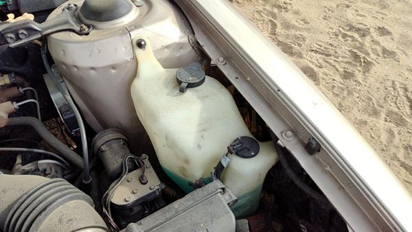 1994 Buick Park Ave Windshield Washer Fluid Reservoir With Pump Oem Wiper Tank — photo 2