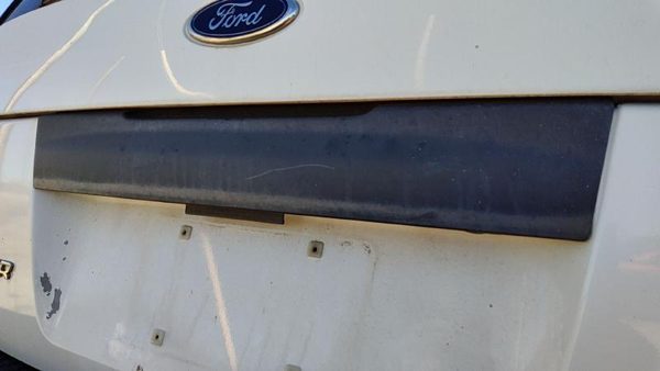 2002-2005 Ford Explorer License Plate Trim Surround Panel Oem Tail Trunk Finish — photo 2