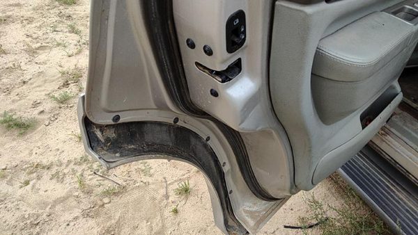 2003 Lincoln Aviator Driver Left Rear Door Latch With Rods/Cables Oem Back — photo 1