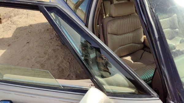 91-96 Park Ave Ultra Passenger Right Front Vent Window Small Door Glass Wh Frame — photo 2