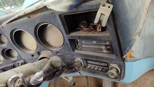 1973 GMC Jimmy Dash Panel Blue — photo 7