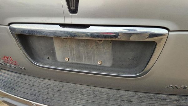 2003 Lincoln Aviator License Plate Trim Surround Panel Oem Tail Trunk Finish — photo 2