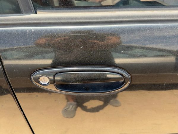 1998 Nissan Maxima Passenger Right Front Outside Door Handle Oem Super Black Kh3 — photo 4