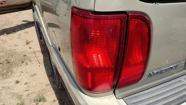 98-00 Navigator Driver Left Tail Light Brake Lamp Rear Outer Quarter Mounted — photo 1