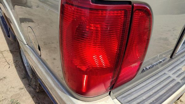 98-00 Navigator Driver Left Tail Light Brake Lamp Rear Outer Quarter Mounted — photo 5