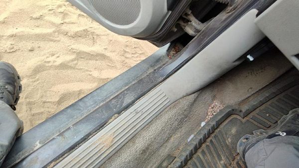 2005-2009 Chevy Equinox Driver Left Lower Kick Trim Panel Oem Gray 142 — photo 2