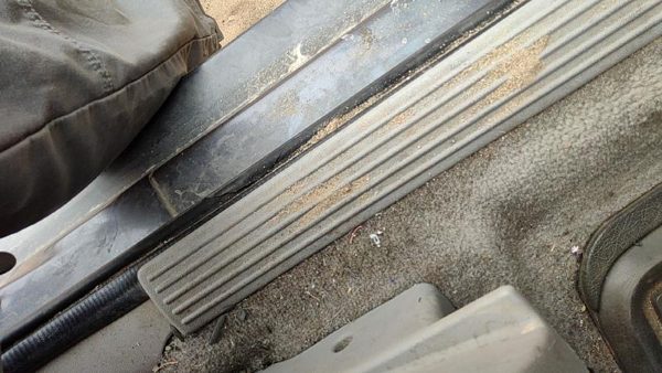 2005-2009 Chevy Equinox Driver Left Lower Kick Trim Panel Oem Gray 142 — photo 5